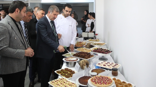 Ağrı'da "Topraktan Sofraya Pancarın Zarafeti" etkinliğinde şeker pancarından elde edilen 20 çeşit ürünün sunumu yapıldı