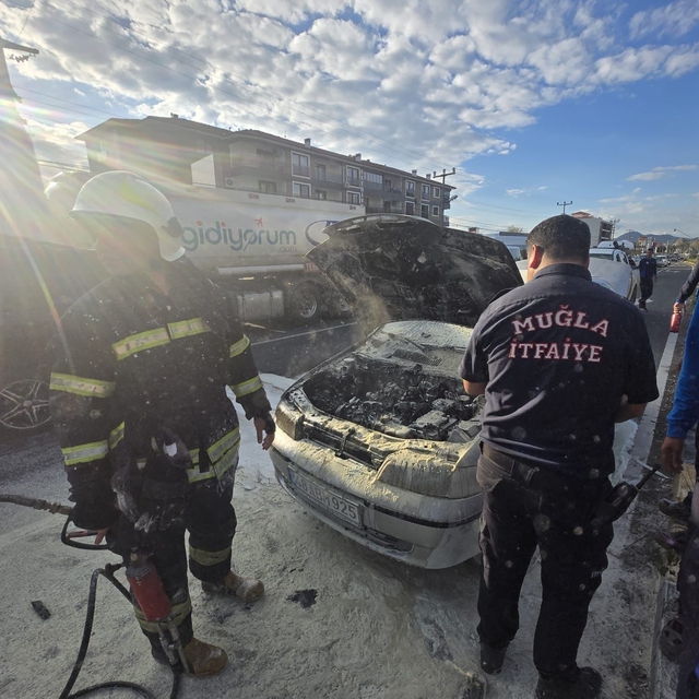 Ortaca'da araç yangını