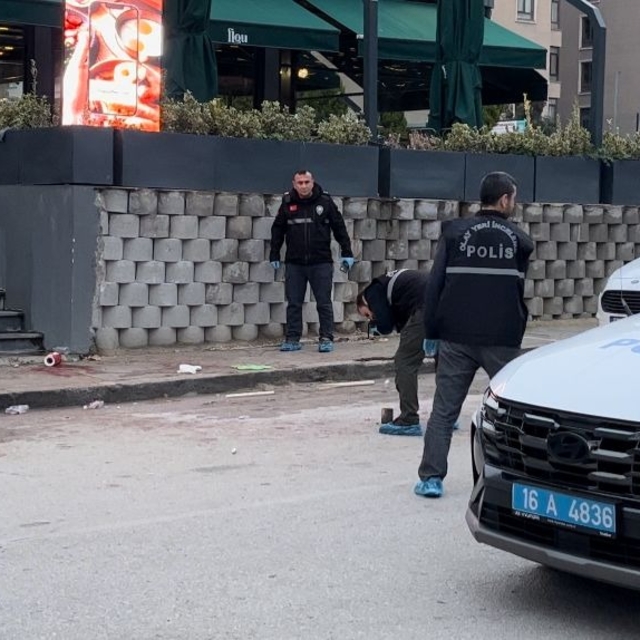 Yemek servisi açmayan restoran çalışanlarına silahlı saldırı: 6 yaralı