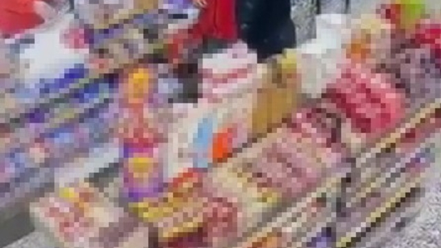 Akaryakıt istasyonunda çalışan genci darbeden alkollü müşteri gözaltına alındı