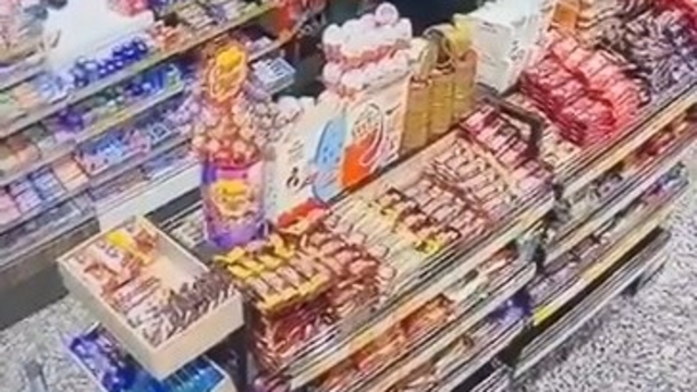 Akaryakıt istasyonu çalışanına kafa atıp, yumruklayan şüpheli gözaltına alındı