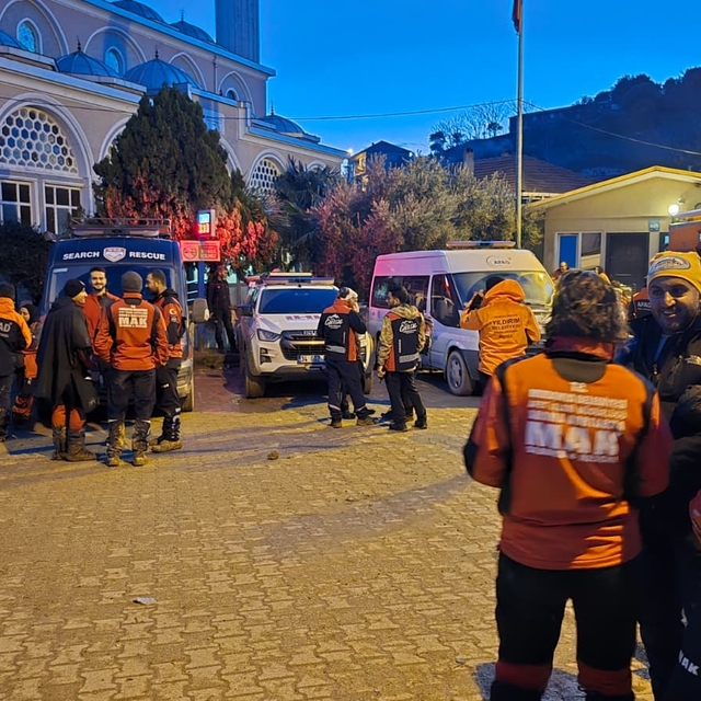 Bursa'da 4 gündür kayıp olan alzheimer hastası için arama çalışmaları sürüy...