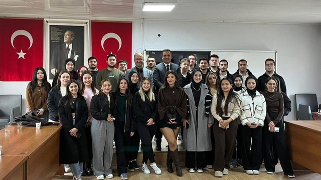 Geleceğin tapu teknikerlerine Kaymakam Dalak'tan mesleki rehberlik