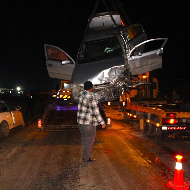 Amasya'da iki otomobil kafa kafaya çarpıştı: 8 yaralı