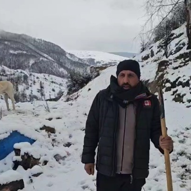 Erzincan'ın Refahiye ilçesinde kar yağışı etkili oldu