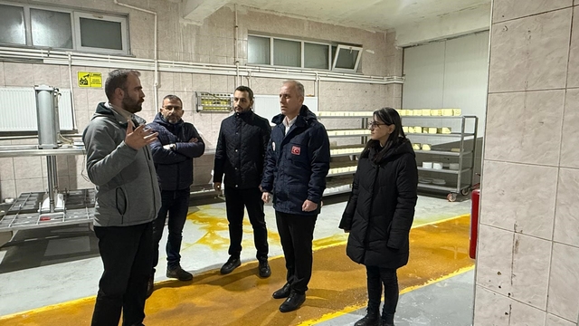 Bayburt'ta süt işleme ve peynir üretim tesisine çevre denetimi