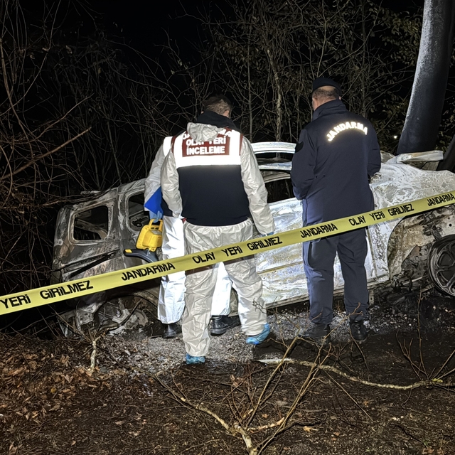 Safranbolu'da feci kaza: Sürücü araçta yanarak hayatını kaybetti