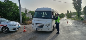 Uşak'ta okul servisleri ve çevrelerinde sıkı kontrol