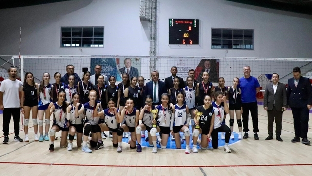 Bilecik'te Yıldız Kızlar Voleybol finali heyecanı