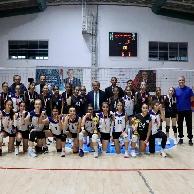Bilecik'te Yıldız Kızlar Voleybol finali heyecanı