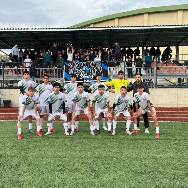 Okul Sporları Gençler Futbol Müsabakaların şampiyonu Mesleki ve Teknik Anad...