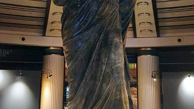 Yurt dışına kaçırılan 110 tarihi eser, ana vatanına getirildi