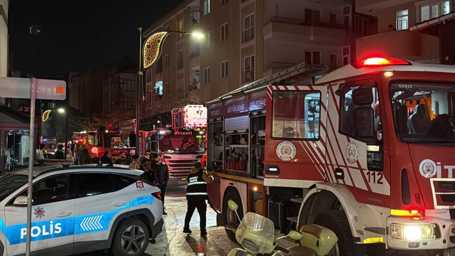 Kocaeli'de iş yerinde çıkan yangın söndürüldü