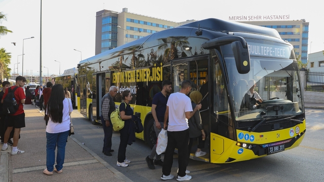 Mersin'in ulaşımında çevreci hamle: 18 elektrikli otobüs hizmete başladı