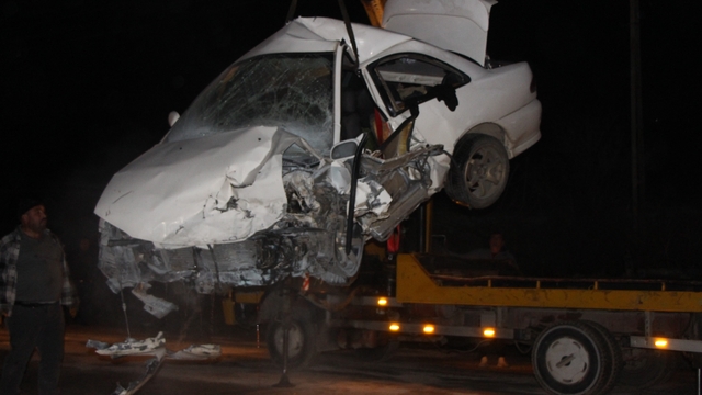 Amasya'da iki otomobilin çarpıştığı feci kazada kamerada