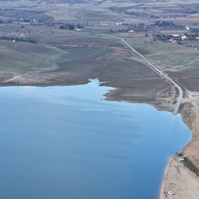 Keskin Barajı'nın 2 yıl süreyle çekilen görüntüleri kuraklığı gözler önüne...
