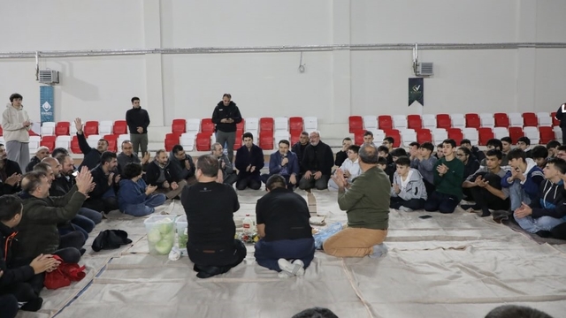 Murat Dağı Gençlik Kampı'nda gece etkinliği