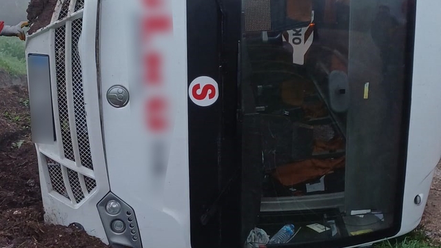 Bandırma'da okul servisi kaza yaptı 8 öğrenci hastaneye kaldırıldı