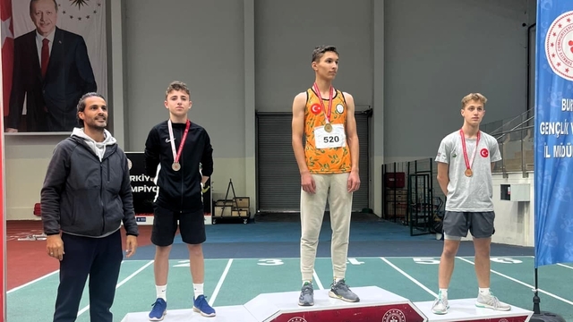 Osmangazili atletlerden Bursa'da büyük başarı
Genç yetenekler madalyaları topladı