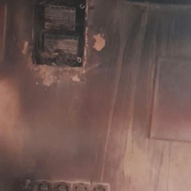 Yıldırım düşen camide başlayan yangın ucuz atlatıldı