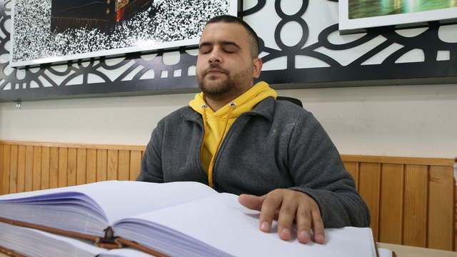 Hatay'da görme engelli hafız öğrencileri Kur'an-ı Kerim ile tanıştırıyor