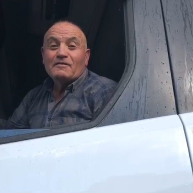 Navigasyonla geldiği yolda trafiği felç eden TIR şoförü: Konumdaki o kadın...