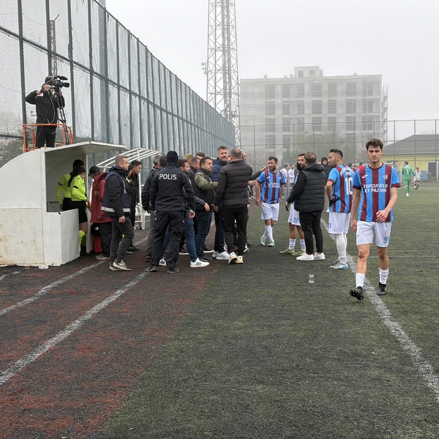 Tekirdağ Süper Amatör Lig'de saha karıştı, 5 kırmızı kart çıktı