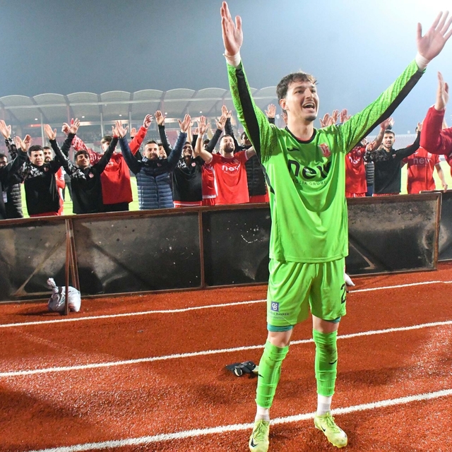 Balıkesirspor'da alkışlar Talha'ya