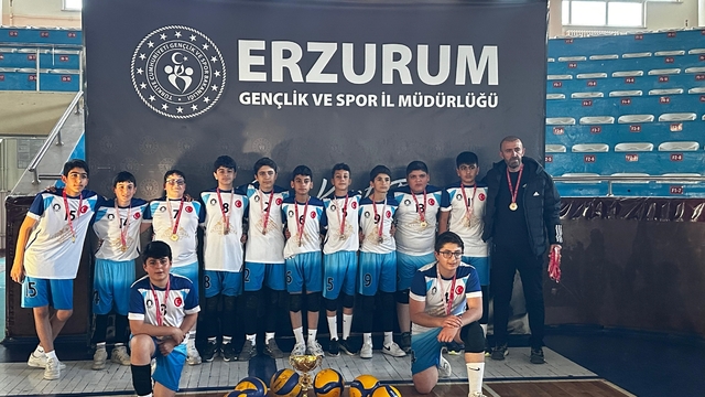 Voleybolda Erzurum Şampiyonu Oltu Cumhuriyet Ortaokulu