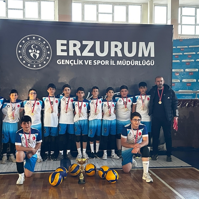 Voleybolda Erzurum Şampiyonu Oltu Cumhuriyet Ortaokulu
