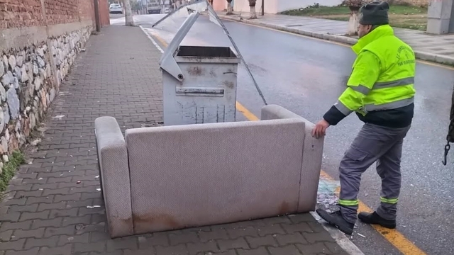 Germencik'te temizlik ve bakım seferberliği
Başkan Zencirci: "En büyük temizlik kirletmemektir"