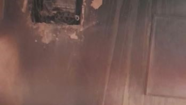 Yıldırım düşen camide başlayan yangın ucuz atlatıldı