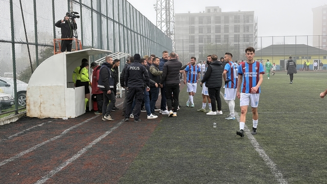 Tekirdağ Süper Amatör Lig'de saha karıştı, 5 kırmızı kart çıktı