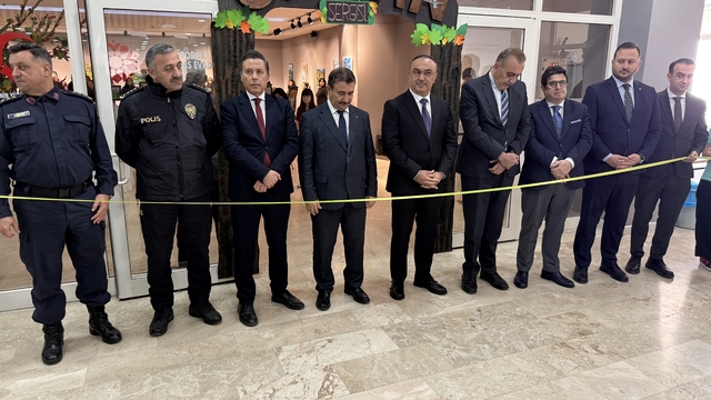 Tekirdağ'da ilkokul öğrencilerinin resim sergisi açıldı