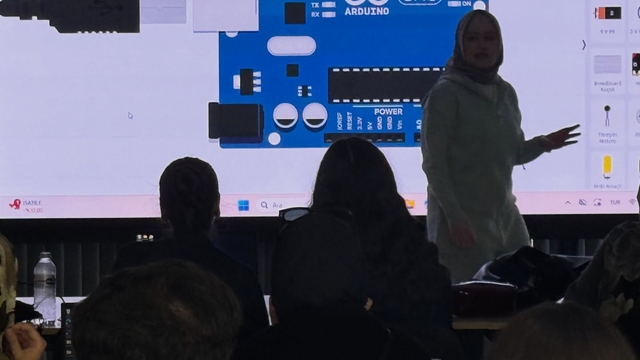 Bilişim Akademisince ERÜ Fen Bilgisi Öğretmenliği öğrencilerine eğitim verildi