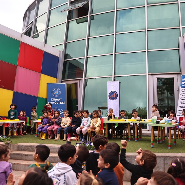 Minikler "Bir Saksı Bir Umut" projesiyle toprakla buluştu