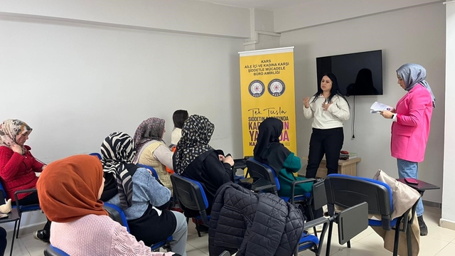 Kars'ta kadınlara KADES uygulaması tanıtıldı