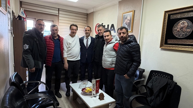 Kayak kulüpleri Birliği'nden İHA'ya ziyaret
Kayak Federasyonu başkanlığı için birlikte hareket etme kararı aldılar