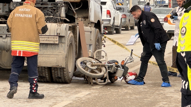 Tır ile çarpışan motosikletteki anne ve 2 aylık bebeği öldü