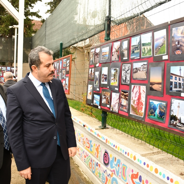Öğrencilerin gözünden çekilen fotoğraflar sergilendi