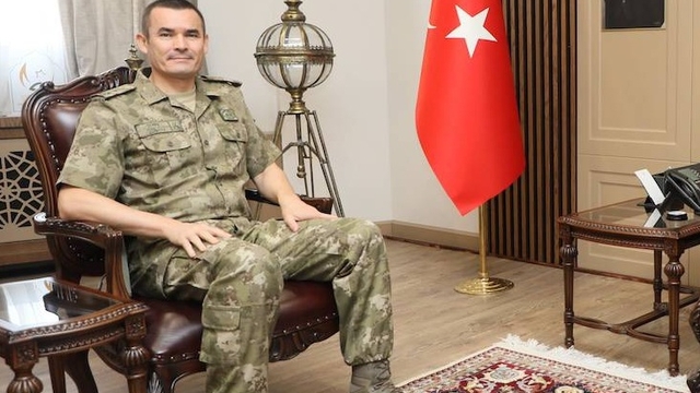 Makam aracıyla insan kaçakçılığı yapan eski tuğgeneralin cezası kesinleşti