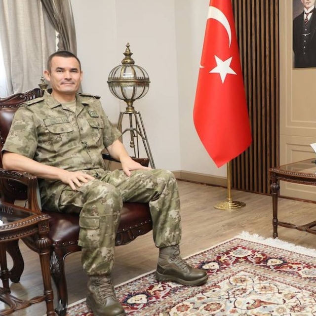 Makam aracıyla insan kaçakçılığı yapan eski tuğgeneralin cezası kesinleşti