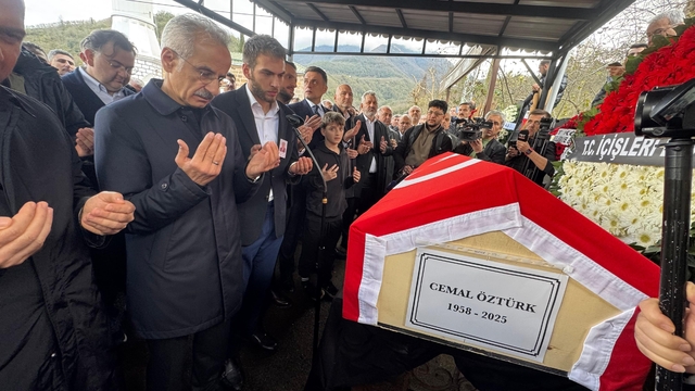 Eski AK Parti Giresun Milletvekili Cemal Öztürk, Giresun'da son yolculuğuna uğurlandı