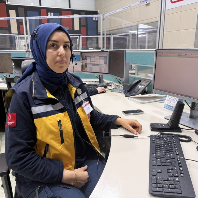 Nefes borusuna süt kaçan bebeğin hayatını 112 sağlık personeli kurtardı- Ye...