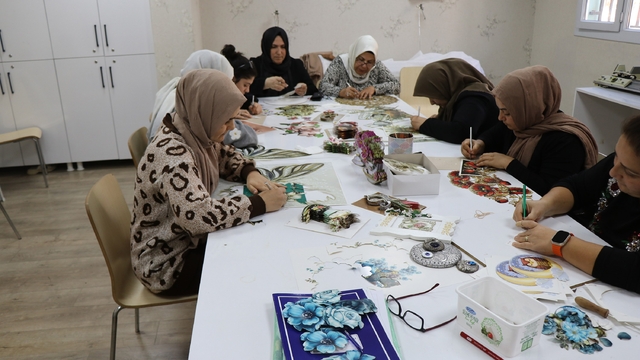 Haliliye'de kadınlar aile bütçelerine katkı sağlıyor