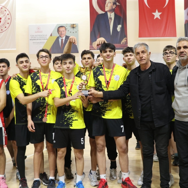 Kayseri Okul Sporları Voleybol Genç Erkekler müsabakaları tamamlandı