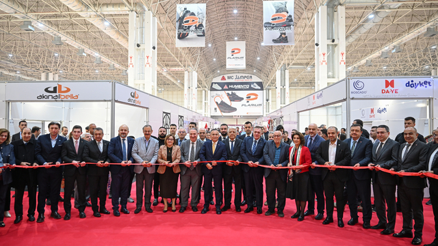 Gaziantep'te Uluslararası Ayakkabı, Saraciye, Terlik ve Yan Sanayi Fuarı açıldı