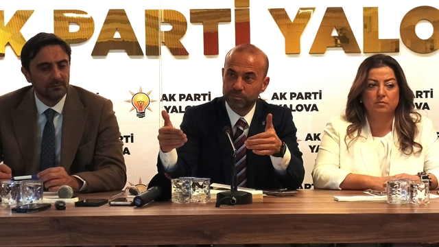 Su sıkıntısı yaşanan Yalova'da belediyenin önlem almadığı iddiası
AK Parti İl Başkanı Güçlü: "Kuyular devrede olsaydı, 2 aylık daha Yalova'da suyumuz vardı"