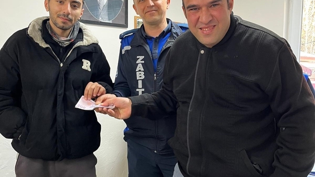 Merzifon'da temizlik personelinden örnek davranış: Bulduğu parayı sahibine teslim etti