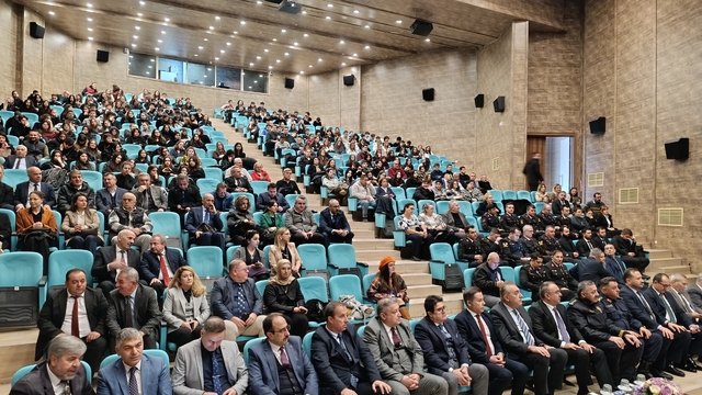 Tekirdağ'da Yahya Kemal Beyatlı anıldı